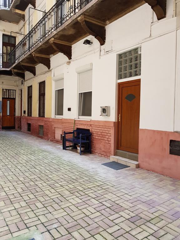 Kst Apartman Budapeste Exterior foto