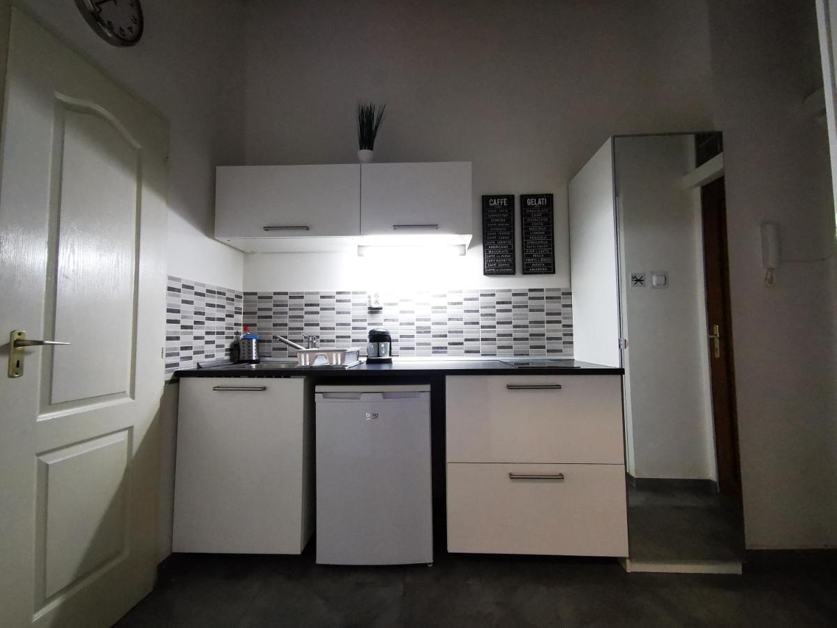 Kst Apartman Budapeste Exterior foto
